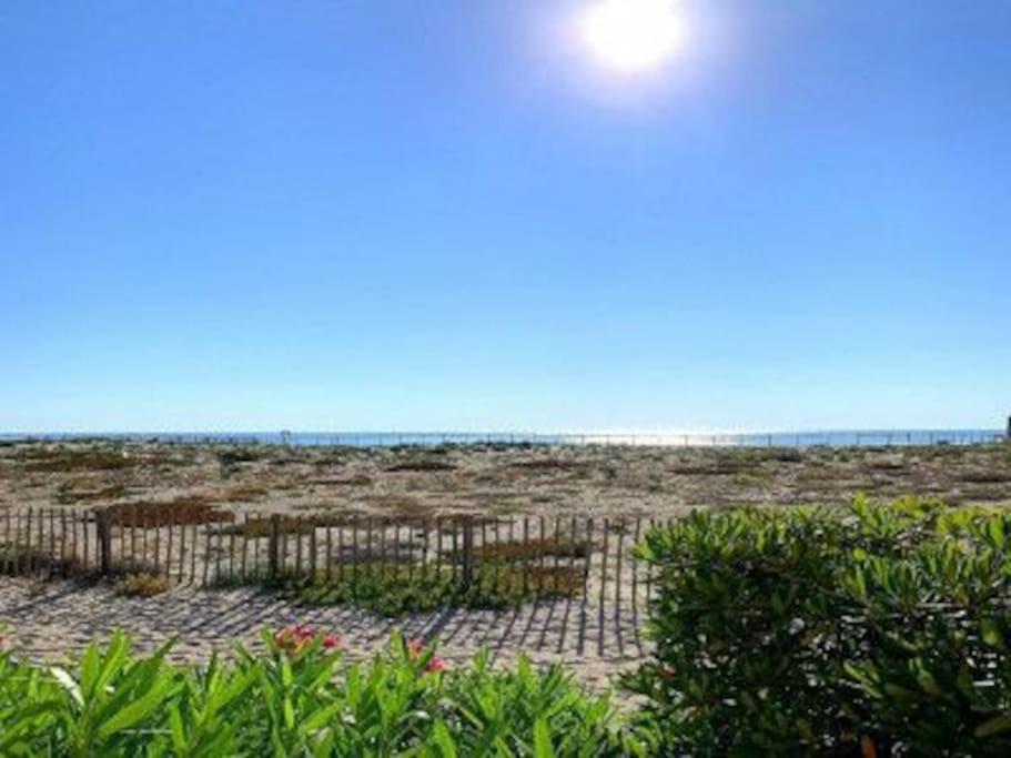 Villa Face A La Mer Sur Le Sable 8 Clim A L'Etage Le Barcares Luaran gambar