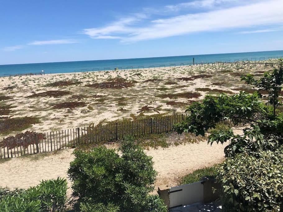 Villa Face A La Mer Sur Le Sable 8 Clim A L'Etage Le Barcares Luaran gambar